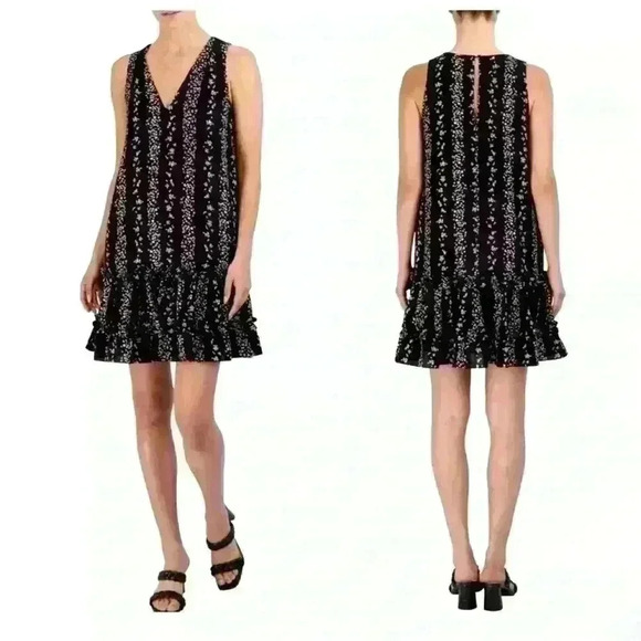 BCBG Paris Dresses & Skirts - BCBG Paris Black and White
Floral Shift Dress